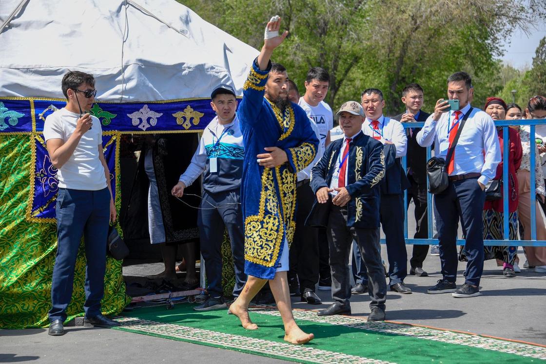 Турнир по қазақша күрес "Алатау арланы" в Конаеве